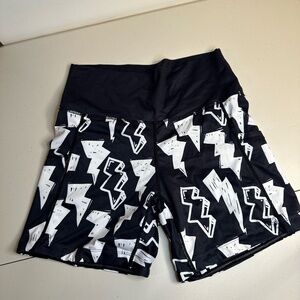 CVG Constantly Varied Gear Black & White Lightning Bolt Biker Workout Shorts M